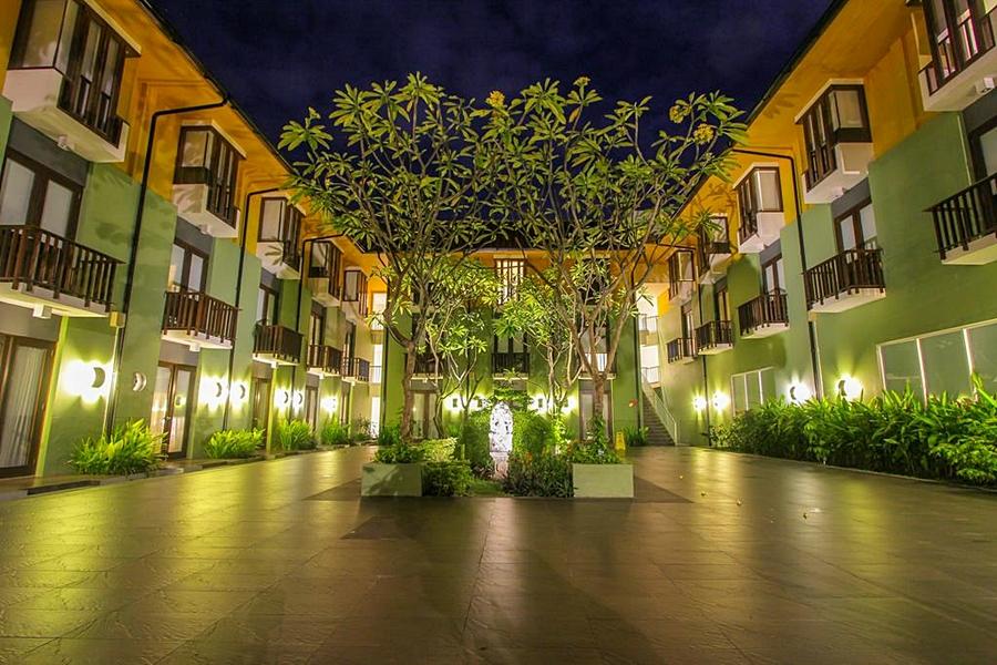 Hotel Harris Kuta Tuban Bali 4*