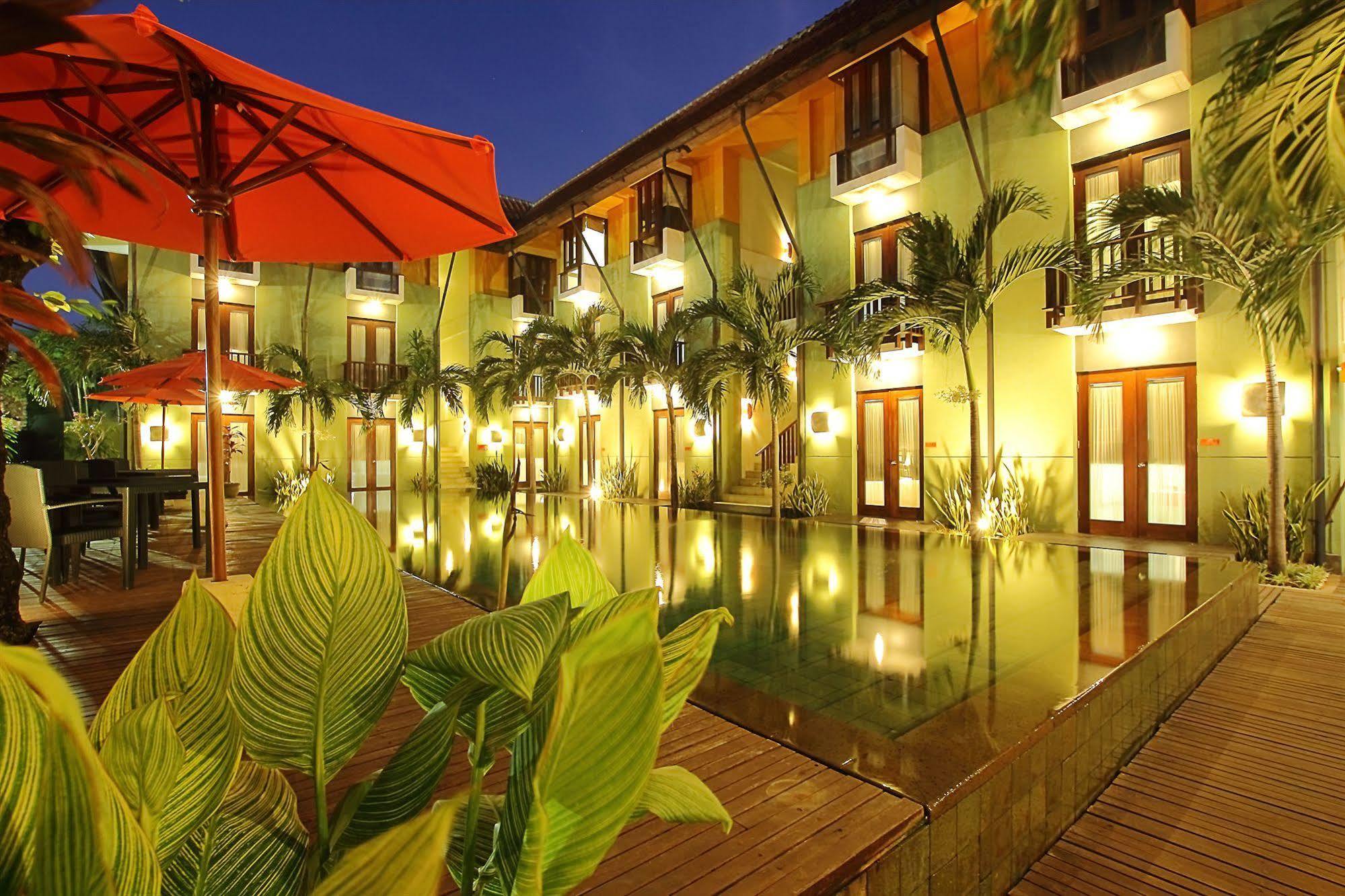Harris Kuta Tuban Bali Hotel